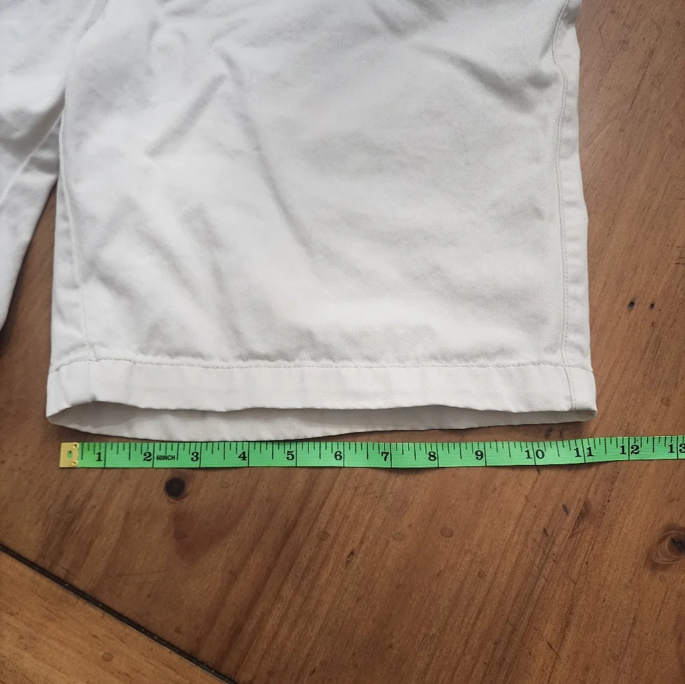 Peter Millar 100% Pima Cotton Cream Colored Casual Flat Front Shorts. 35